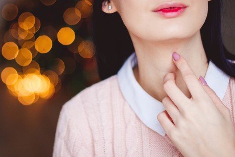 Desde una amigdalitis a una disfonía, pueden ser resueltas sin dificultad. Laringe y Cuello Desde una amigdalitis a una disfonía, pueden ser resueltas sin dificultad. Laringe y Cuello